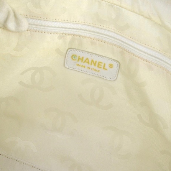 **SOLD**Authentic Patent Leather Chanel Tote - Picture 5 of 8